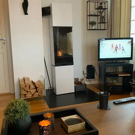 On With Walking Distance To Everything 아파트 *